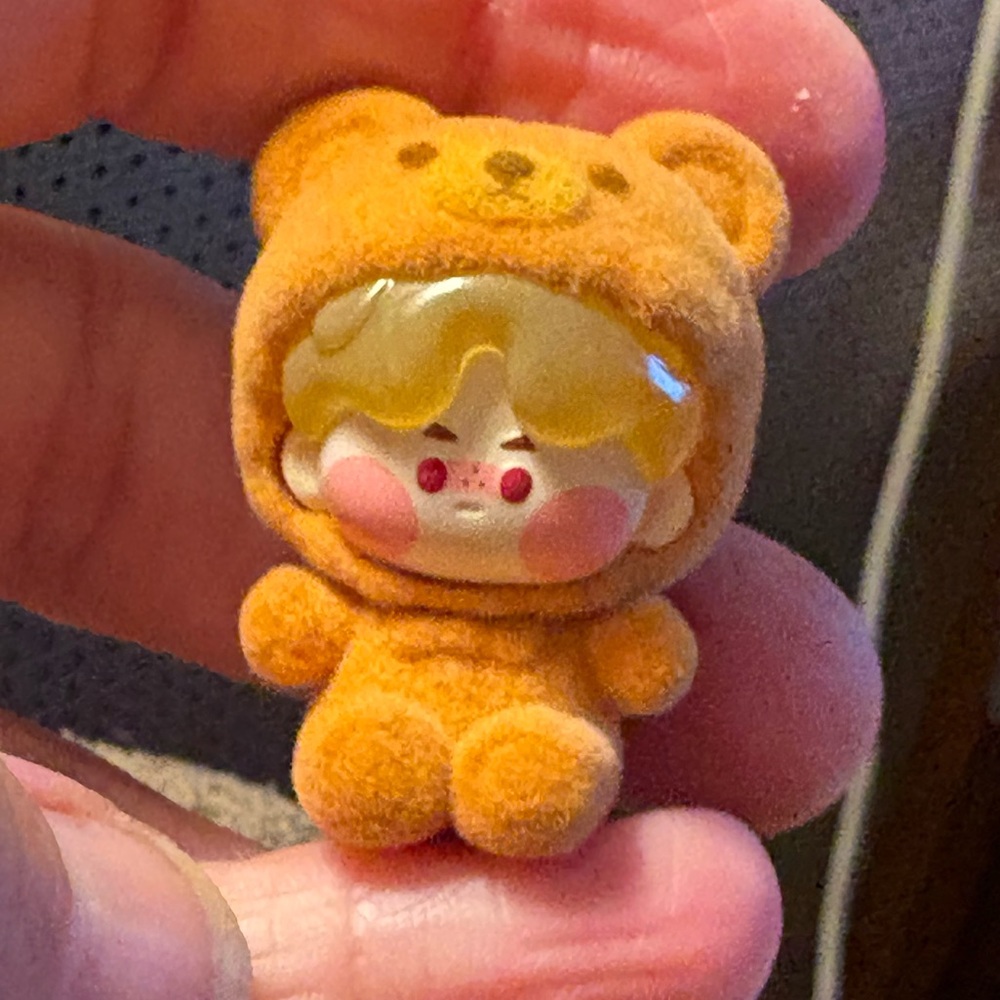 PINO JELLY FLOCKED POP BEAN.